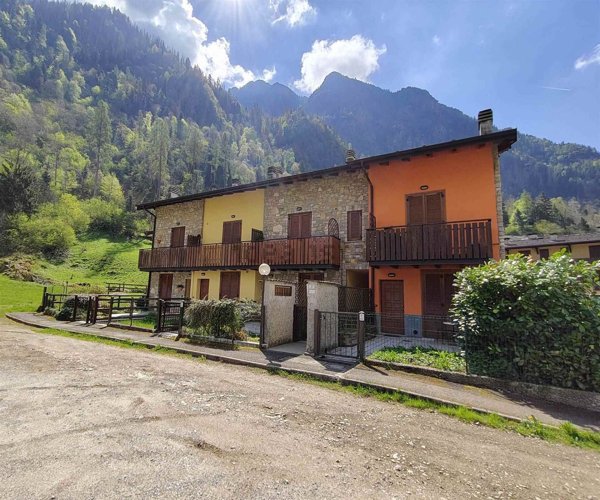 appartamento in vendita ad Isola di Fondra