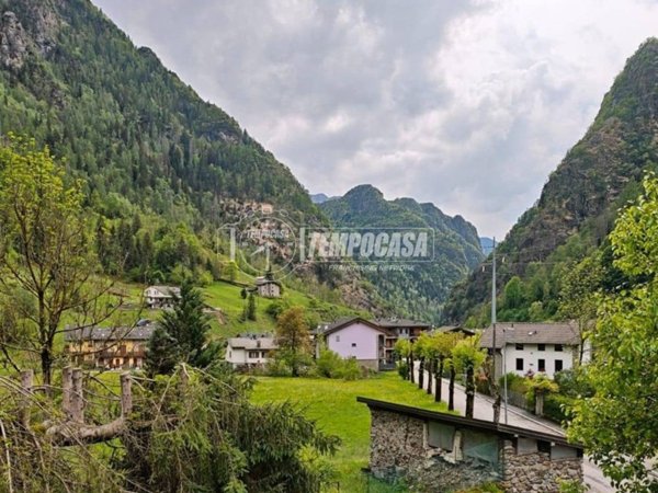 casa indipendente in vendita ad Isola di Fondra