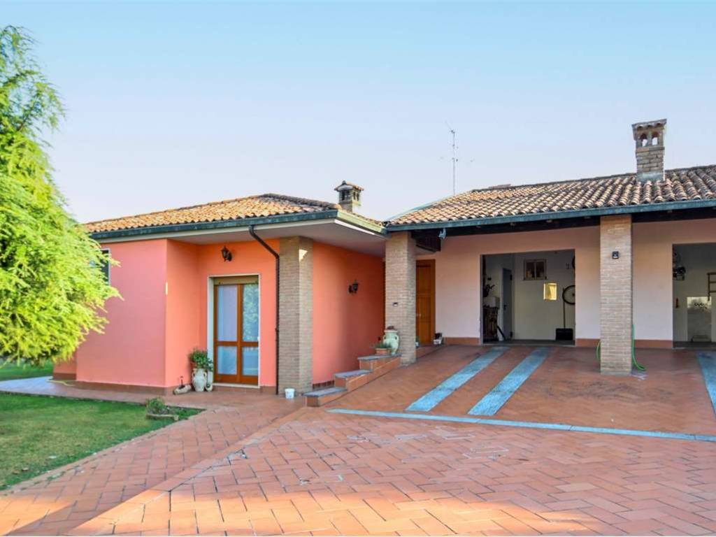 casa indipendente in vendita ad Isso