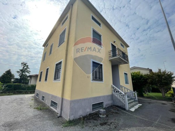 casa indipendente in vendita ad Isso