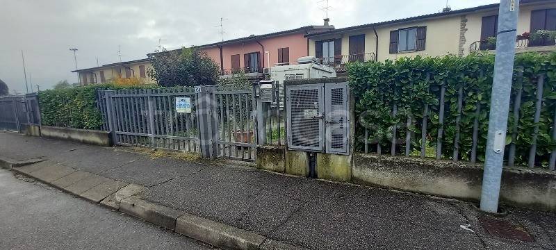 casa indipendente in vendita ad Isso