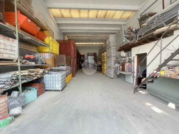 locale commerciale in vendita ad Isso