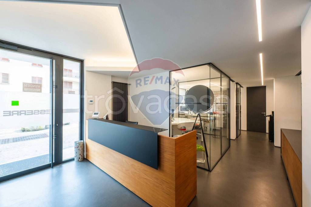 negozio in vendita a Lallio