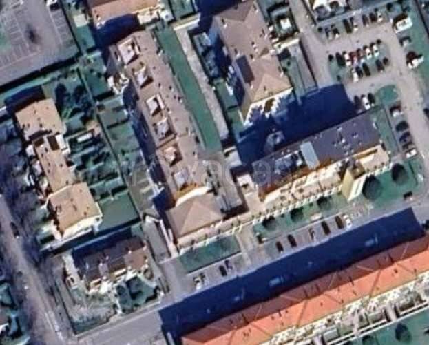 negozio in vendita a Lallio