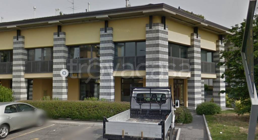 negozio in vendita a Lallio