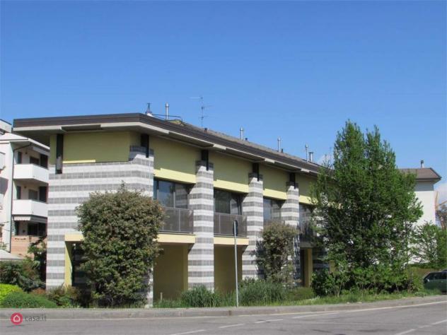 locale commerciale in vendita a Lallio