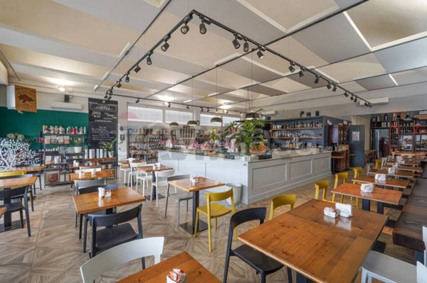 negozio in vendita a Lallio