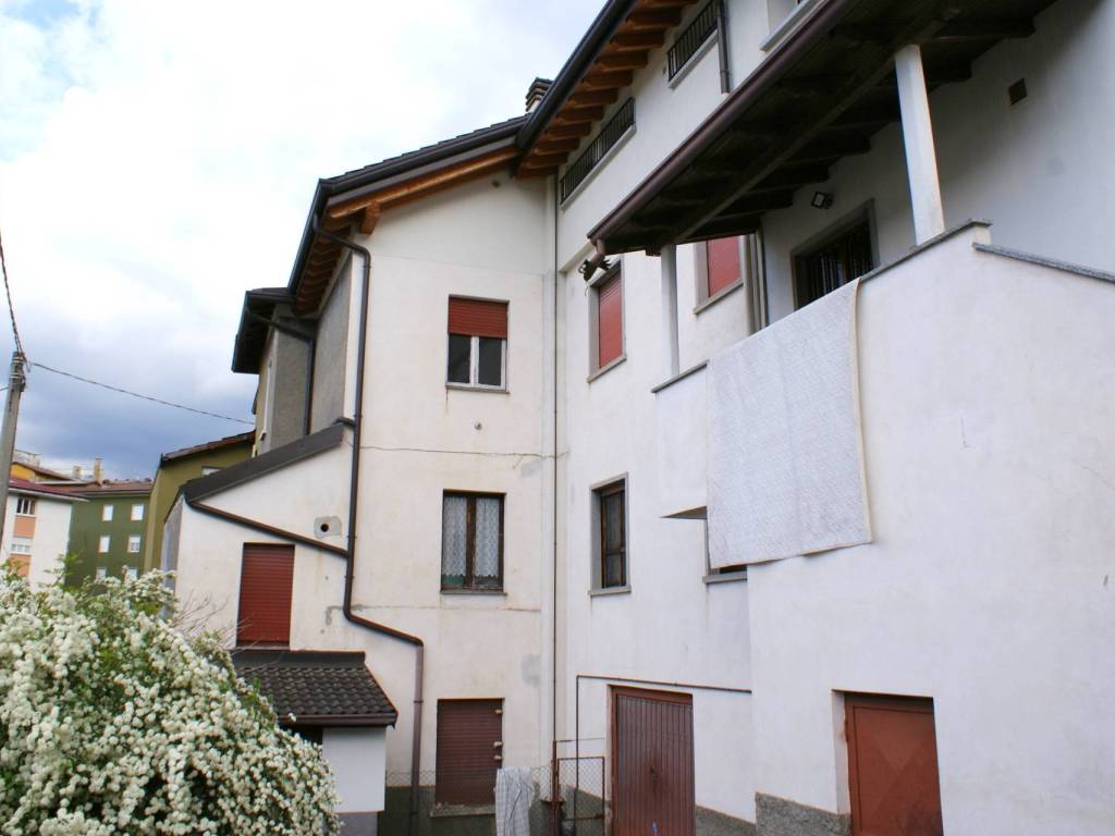 appartamento in vendita a Leffe