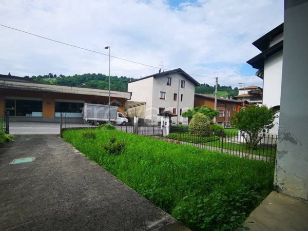 casa indipendente in vendita a Leffe