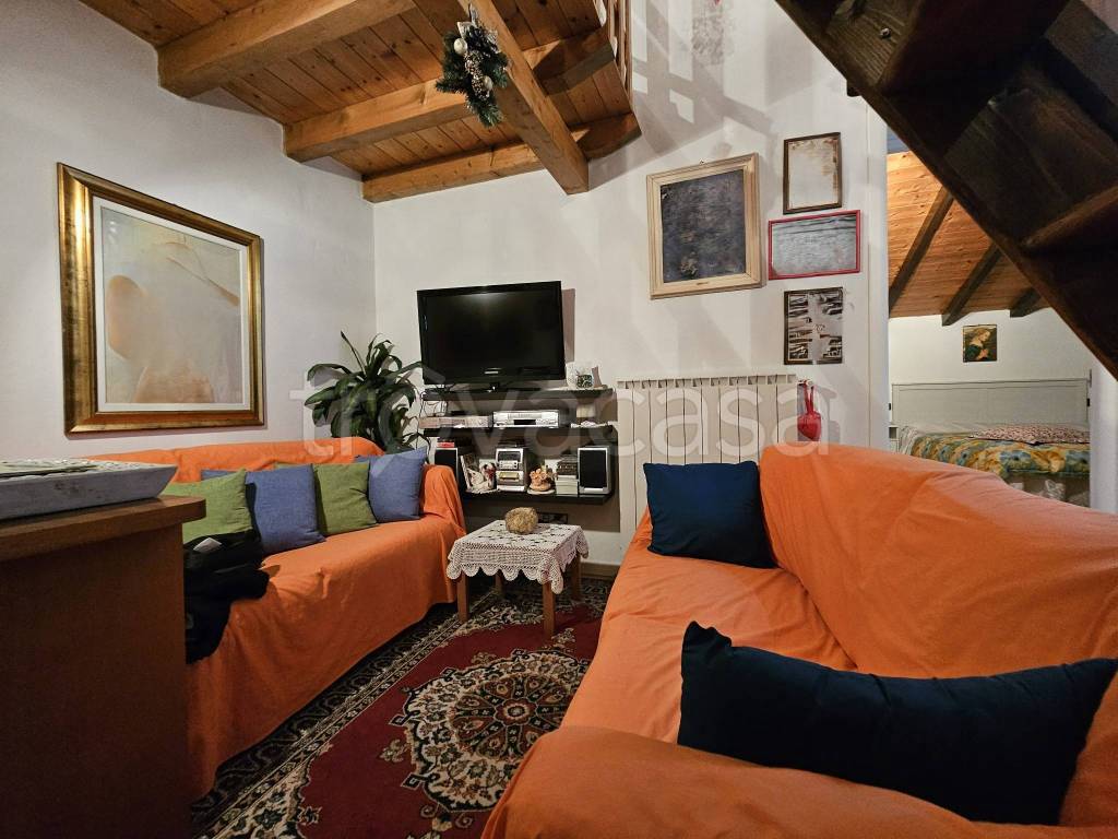 appartamento in vendita a Leffe in zona San Rocco