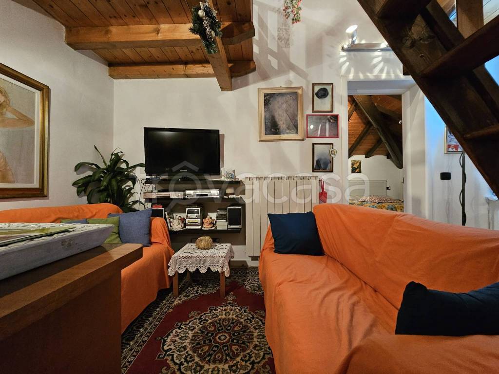 appartamento in vendita a Leffe in zona San Rocco