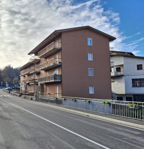 appartamento in vendita a Leffe