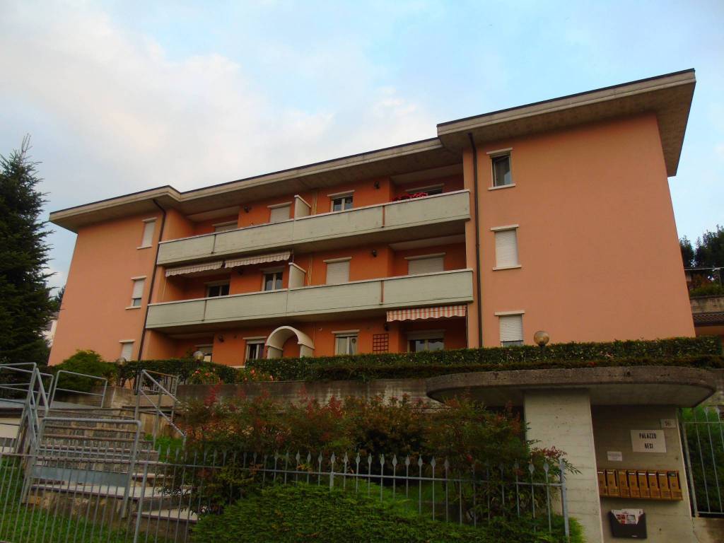 appartamento in vendita a Leffe