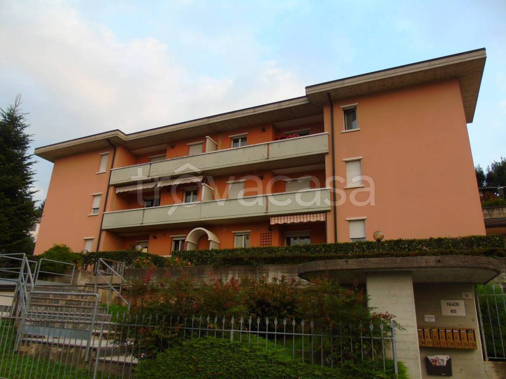 appartamento in vendita a Leffe
