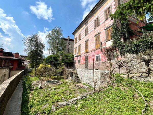 casa indipendente in vendita a Leffe