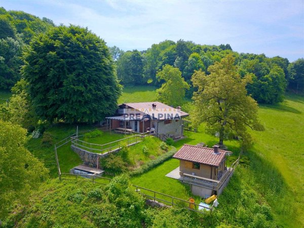 casa indipendente in vendita a Leffe
