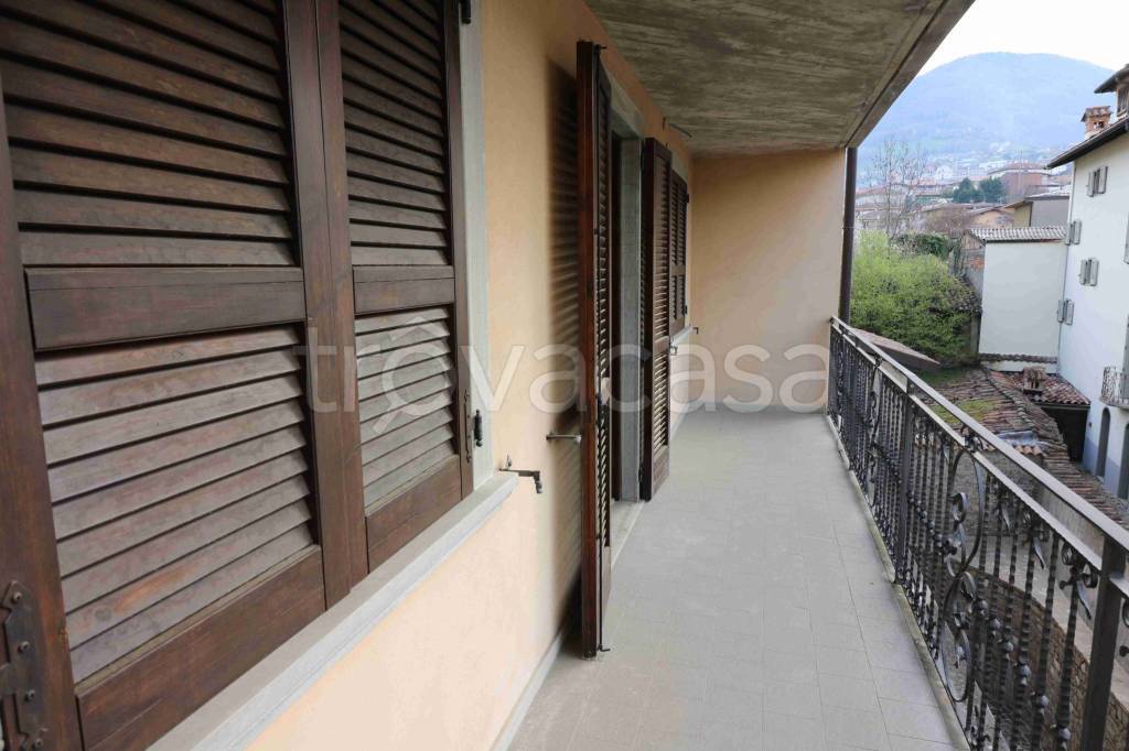 appartamento in vendita a Leffe