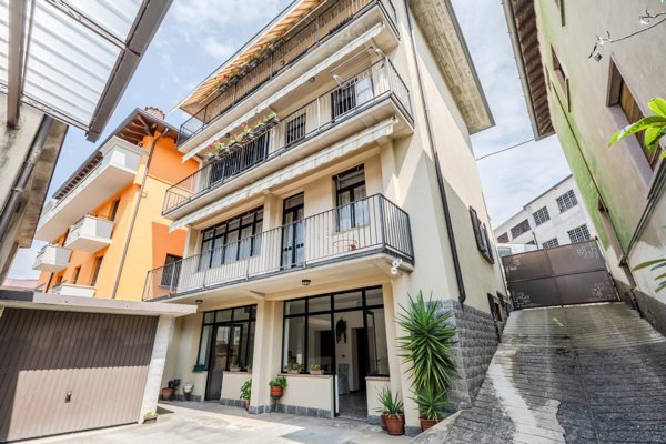 casa indipendente in vendita a Leffe
