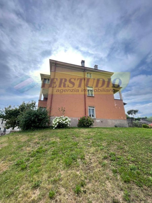 casa indipendente in vendita a Leffe