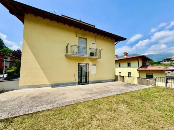 appartamento in vendita a Leffe