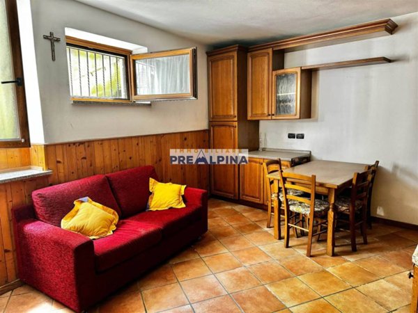 casa indipendente in vendita a Leffe