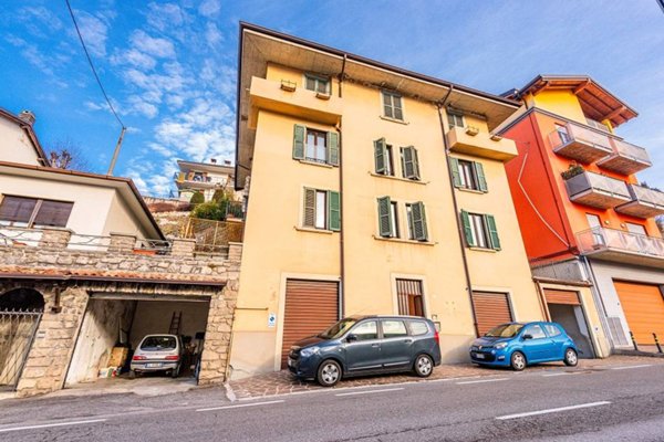 intera palazzina in vendita a Leffe