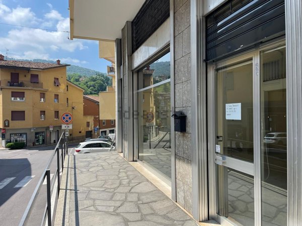 ufficio in vendita a Leffe