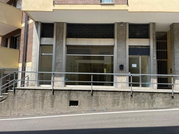 ufficio in vendita a Leffe
