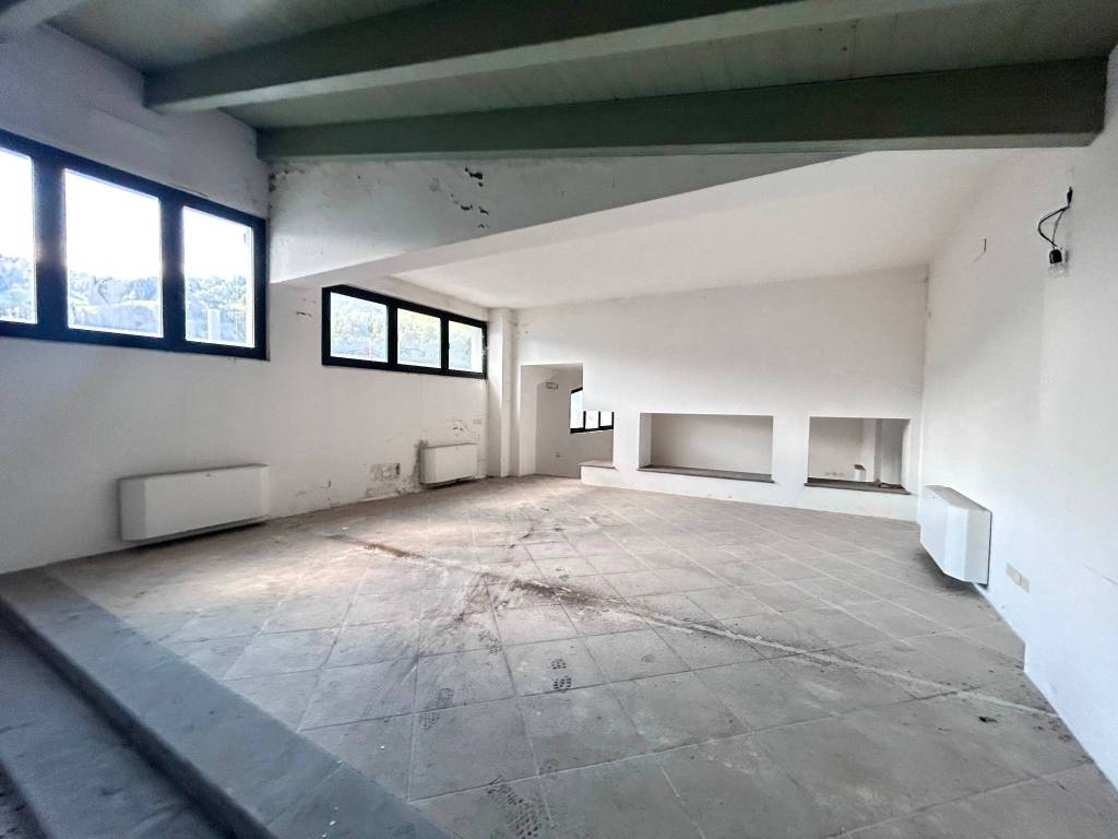 ufficio in vendita a Leffe