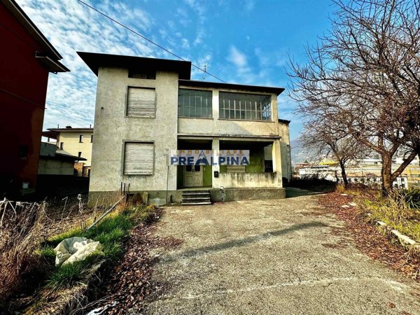 casa indipendente in vendita a Leffe