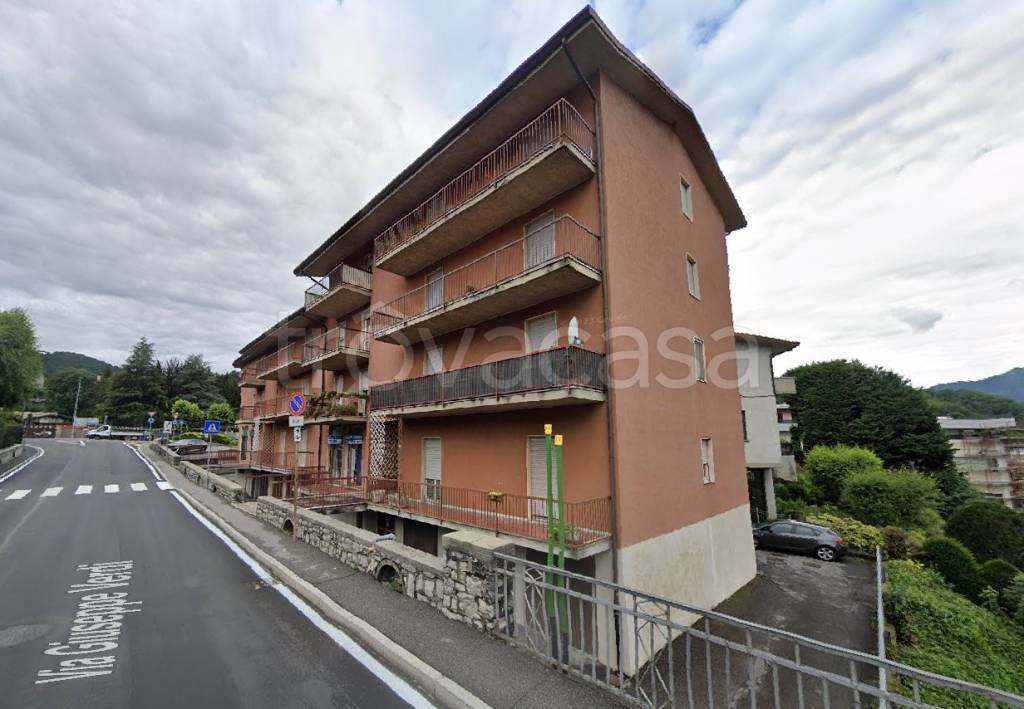 appartamento in vendita a Leffe