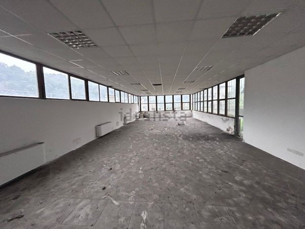 ufficio in vendita a Leffe