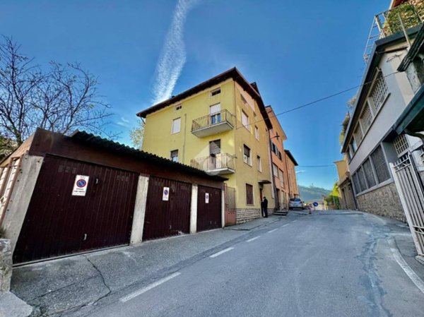 casa indipendente in vendita a Leffe