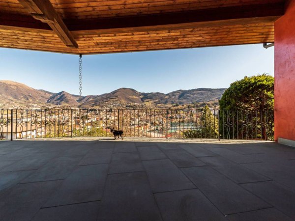 casa indipendente in vendita a Leffe