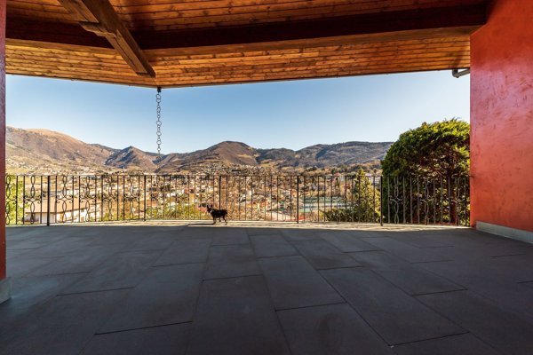 casa indipendente in vendita a Leffe