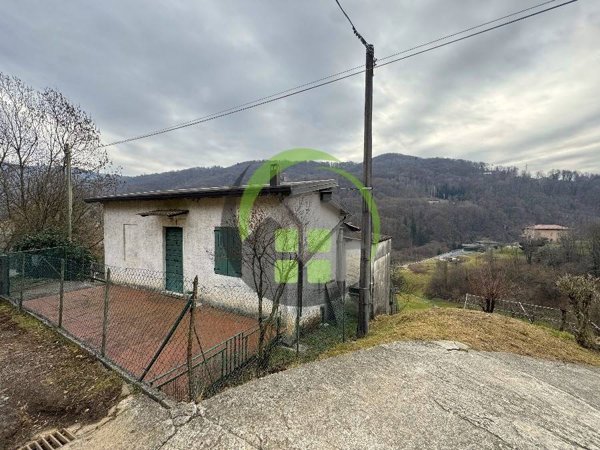 casa indipendente in vendita a Leffe