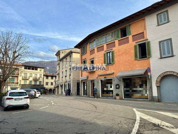 casa indipendente in vendita a Leffe