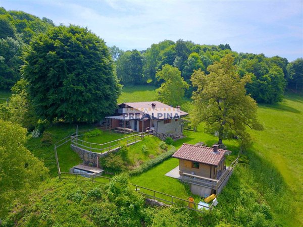 casale in vendita a Leffe