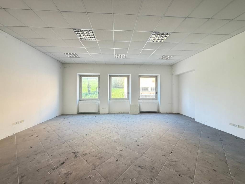 ufficio in vendita a Leffe