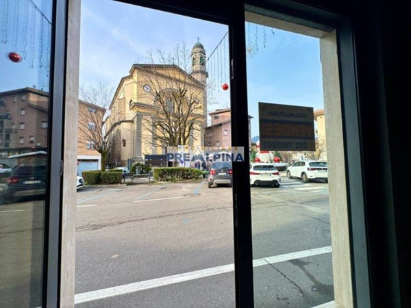 negozio in vendita a Leffe