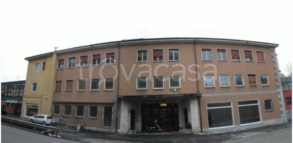 ufficio in vendita a Leffe