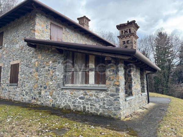 casa indipendente in vendita a Leffe