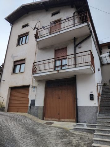 casa indipendente in vendita a Leffe