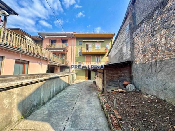 casa indipendente in vendita a Leffe