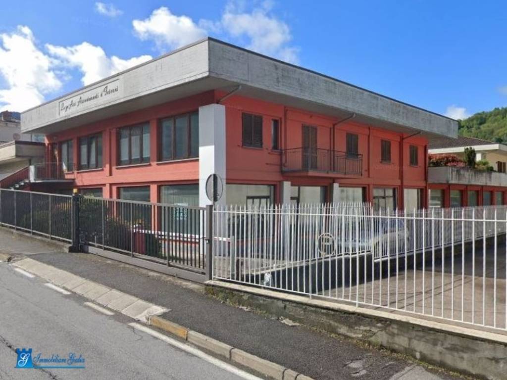 locale di sgombero in vendita a Leffe