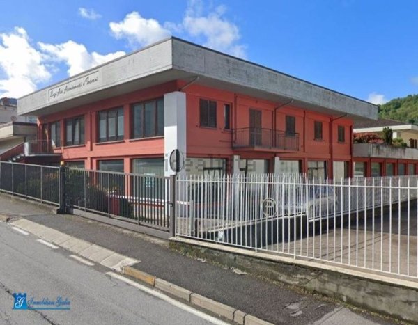 locale di sgombero in vendita a Leffe