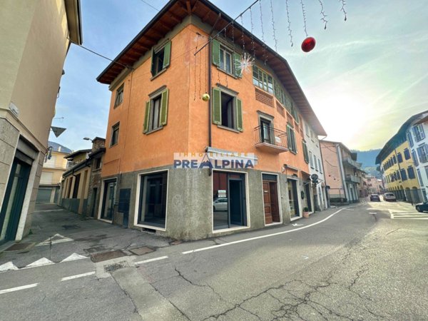 casa indipendente in vendita a Leffe