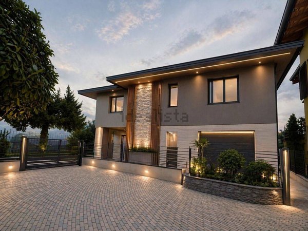 casa indipendente in vendita a Leffe in zona San Rocco