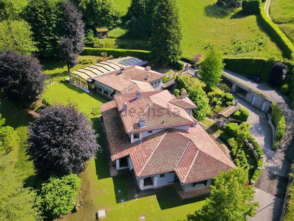 villa in vendita a Leffe
