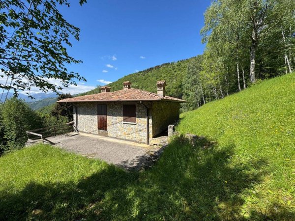 casa indipendente in vendita a Leffe